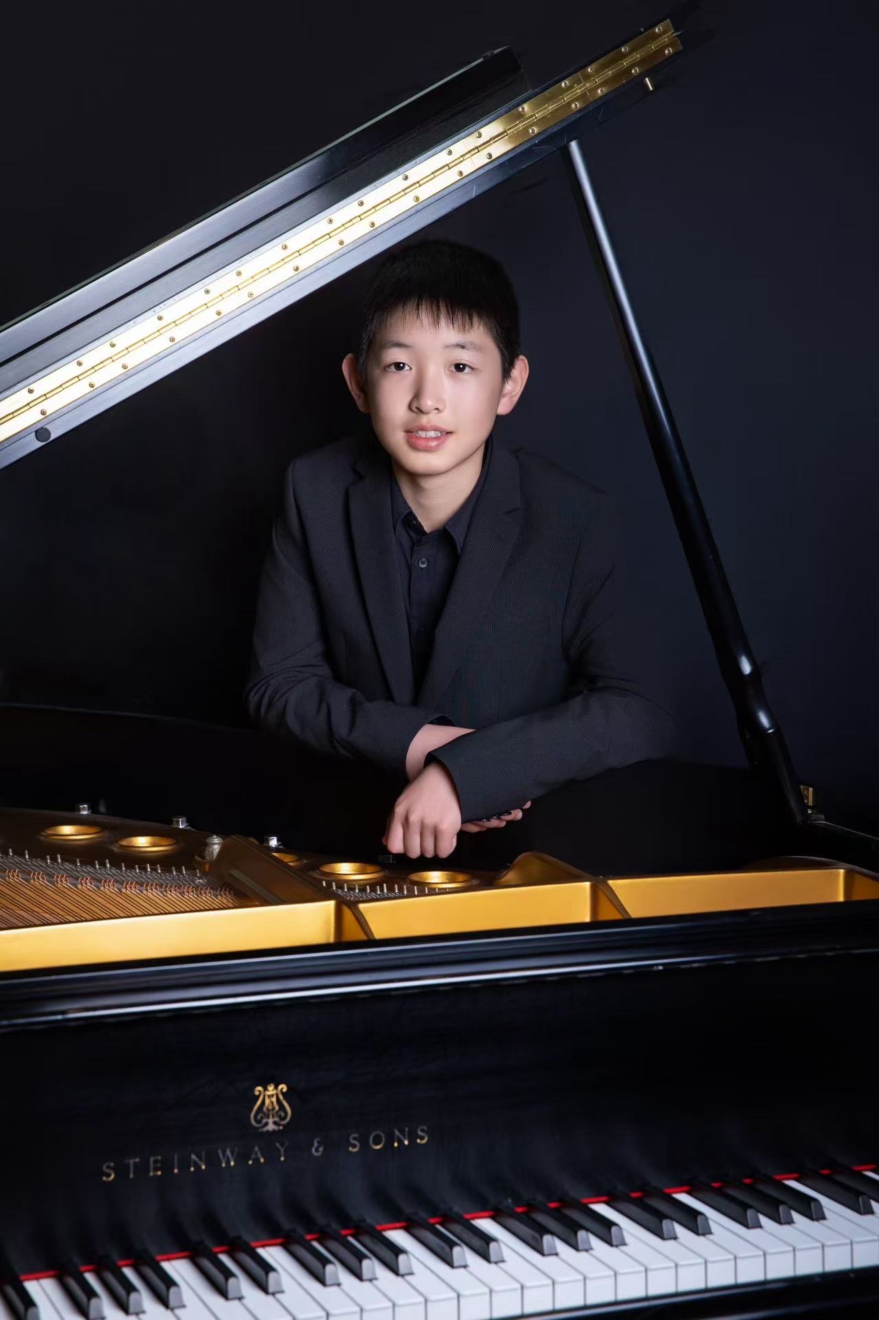 Portrait of Ben Zheng